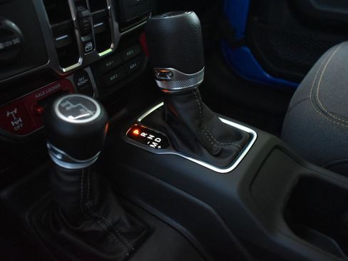 New 2025 Jeep Gladiator Sport image 34