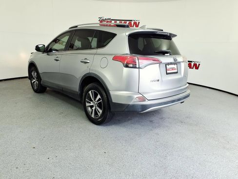 Used 2018 Toyota RAV4 XLE FWD image 7