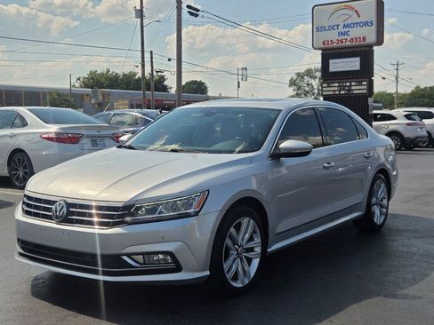 Used 2017 Volkswagen Passat 1.8T SEL Premium FWD image 2