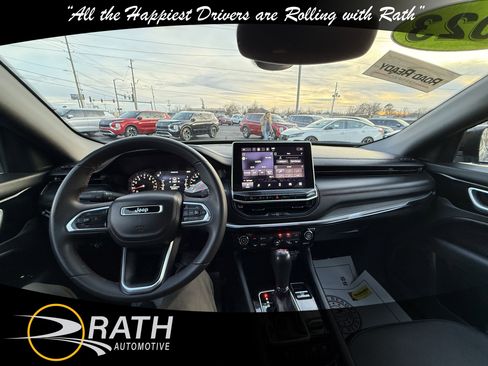 Used 2023 Jeep Compass Trailhawk image 14