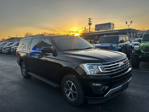 Used 2019 Ford Expedition Max XLT image 2