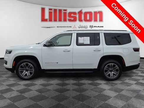 Used 2024 Jeep Wagoneer Series II AWD/4WD image 7