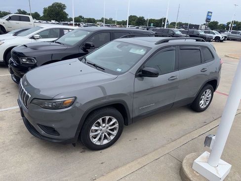 Used 2022 Jeep Cherokee Latitude Lux w/ Sun & Sound Group FWD image 1