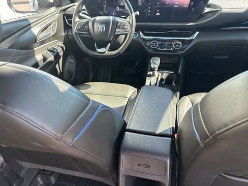 Used 2024 Buick Envista Sport Touring w/ Convenience I Package FWD image 39