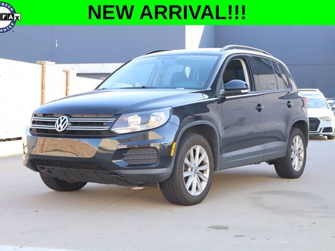 Used 2017 Volkswagen Tiguan Limited w/ Premium Package FWD image 1
