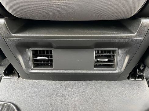 Used 2022 Chevrolet Silverado 1500 Custom image 30