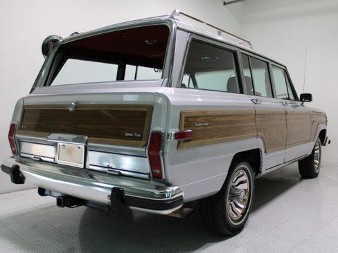 Used 1986 Jeep Grand Wagoneer image 5