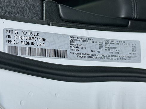 Used 2021 Jeep Grand Cherokee Limited w/ Luxury Group II image 12