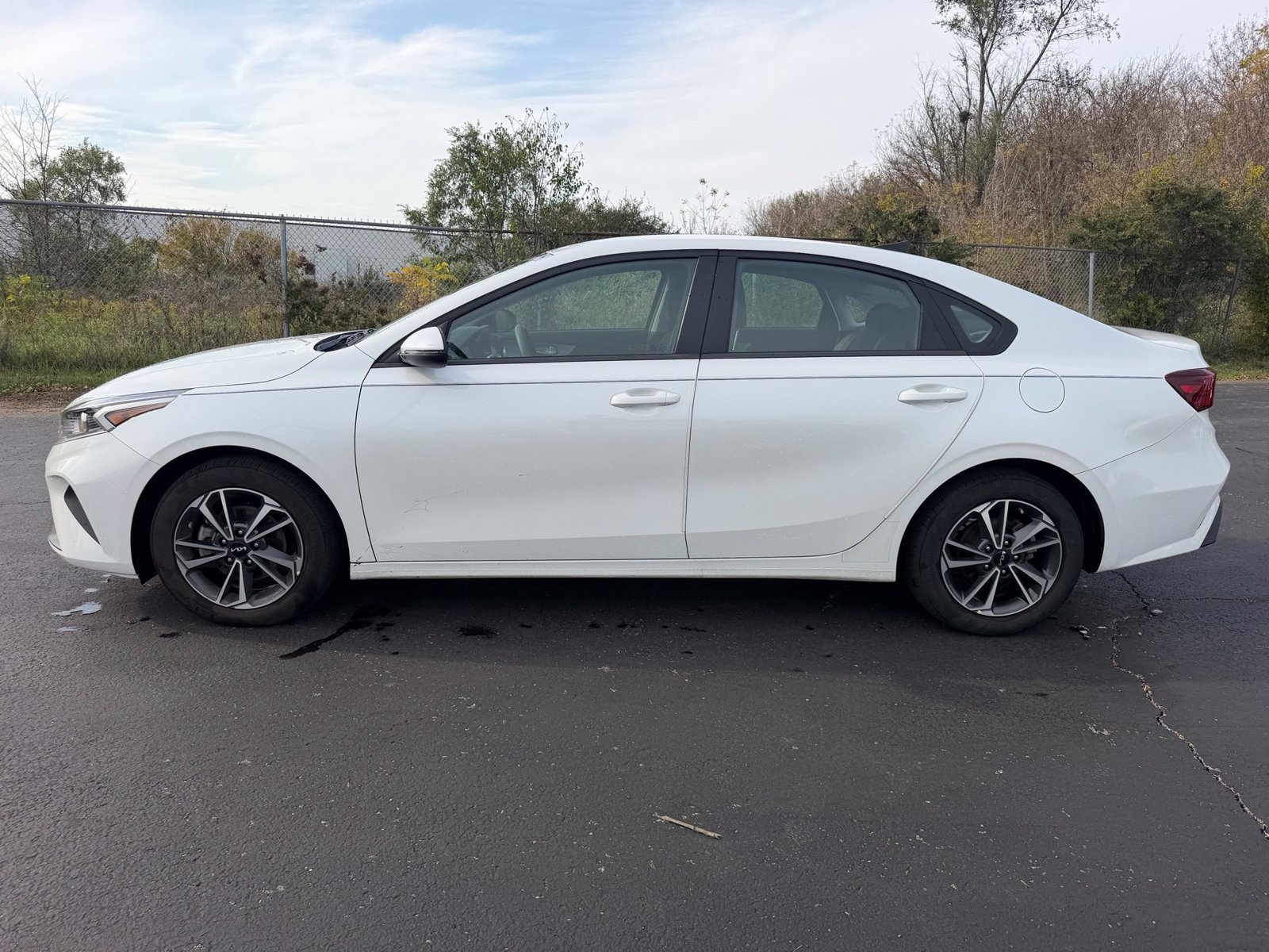 Used 2023 Kia Forte LXS w/ LXS Technology Package FWD image 9