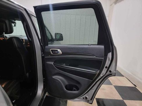 Used 2017 Jeep Grand Cherokee Limited AWD/4WD image 26