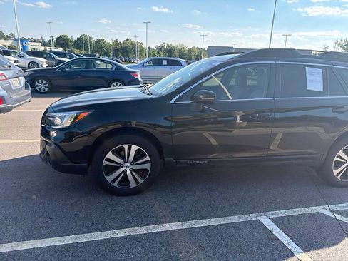 Used 2018 Subaru Outback 2.5i Limited AWD/4WD image 23