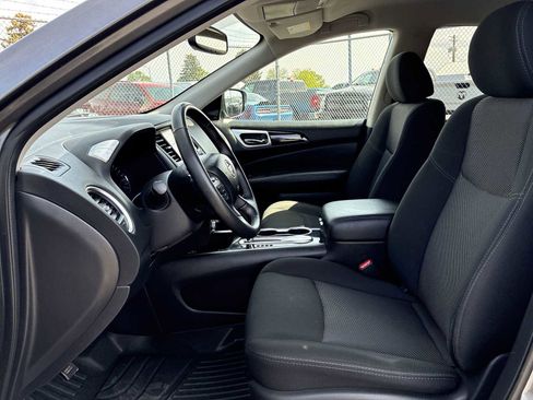 Used 2019 Nissan Pathfinder SV FWD image 13