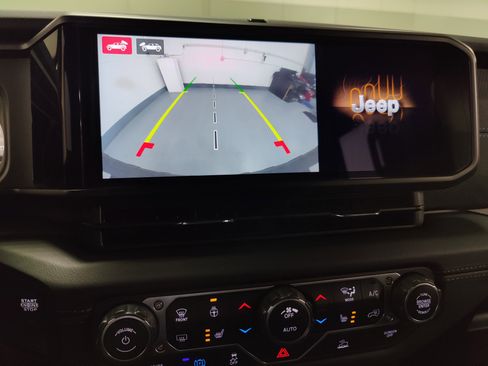 Used 2024 Jeep Wrangler Unlimited Rubicon 4xe w/ Technology Group image 23