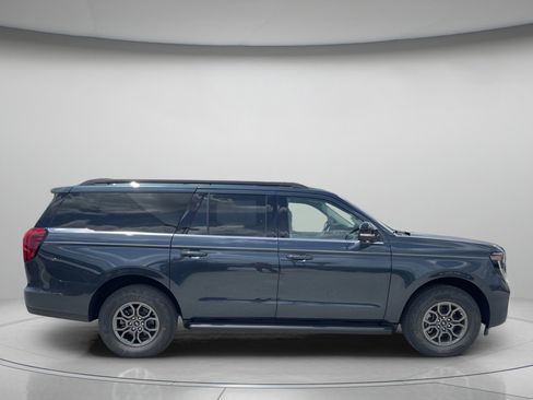 New 2026 Ford Expedition Max Active RWD image 2