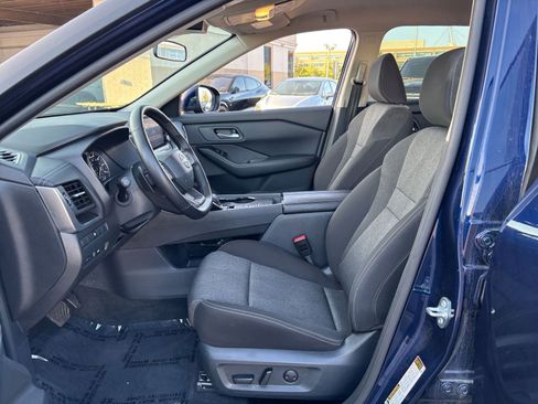 Used 2025 Nissan Rogue SV FWD image 29