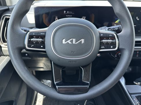 Certified 2025 Kia Sorento LX FWD image 11