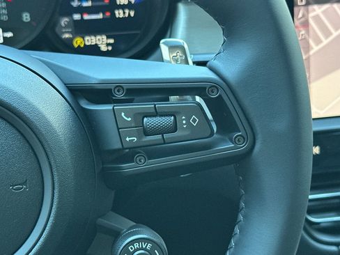 New 2026 Porsche Macan image 31