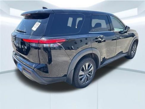 Used 2023 Nissan Pathfinder S FWD image 6