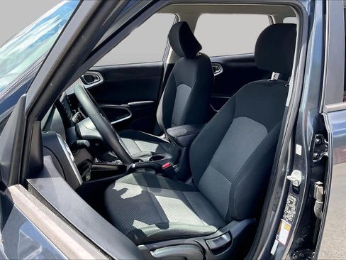 Used 2020 Kia Soul LX FWD image 7