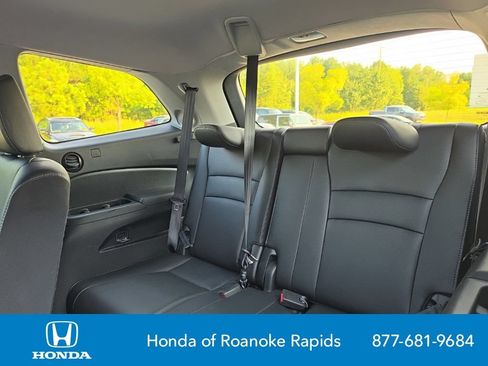 Used 2016 Honda Pilot Touring image 15