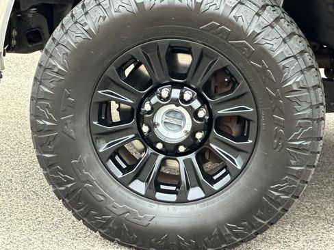 Used 2022 Ford F350 King Ranch w/ Tremor Off-Road Package AWD/4WD image 33