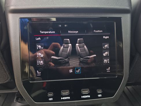 Used 2025 GMC Yukon Denali Ultimate AWD/4WD image 22
