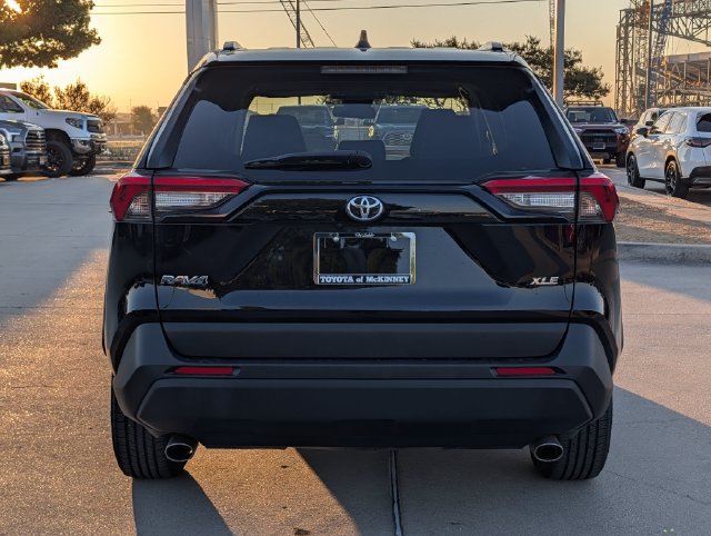 Used 2025 Toyota RAV4 XLE FWD image 6