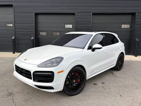 Used 2023 Porsche Cayenne GTS image 1