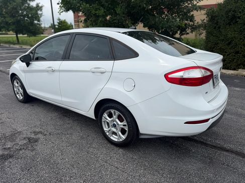 Used 2016 Ford Fiesta SE FWD image 3