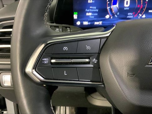 Used 2024 Chevrolet Traverse LT image 18