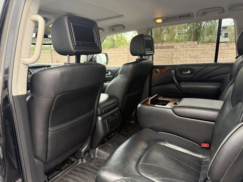 Used 2016 INFINITI QX80 2WD w/ Deluxe Technology Package image 11