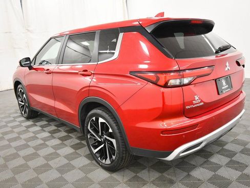 Used 2024 Mitsubishi Outlander SE image 5