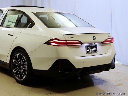 New 2026 BMW 530i xDrive w/ M Sport Package image 8