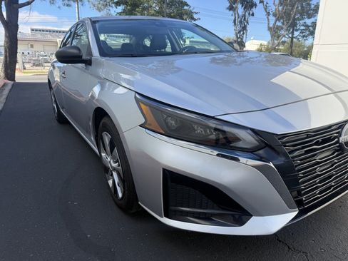 Used 2024 Nissan Altima 2.5 S FWD image 7