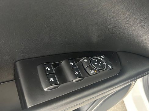 Used 2023 Lincoln Nautilus FWD w/ Premium Package image 7