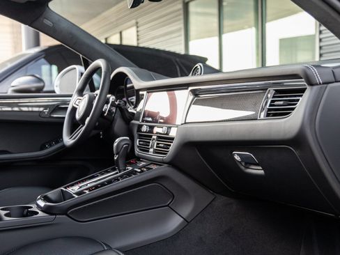 Certified 2026 Porsche Macan GTS AWD/4WD image 50