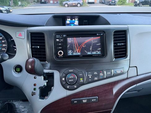 Used 2012 Toyota Sienna XLE w/ Entertainment Pkg AWD/4WD image 21