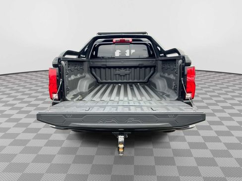 Certified 2025 Chevrolet Colorado Z71 w/ Midnight Edition image 26