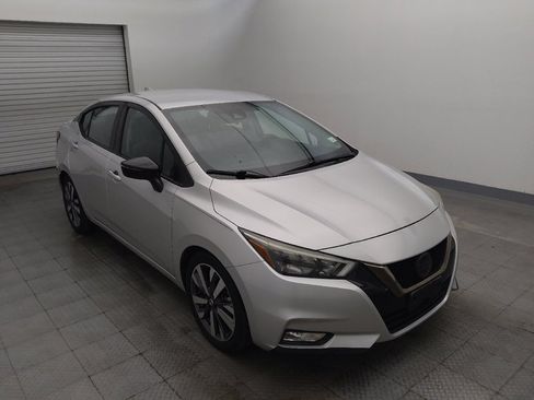 Used 2020 Nissan Versa SR FWD image 13