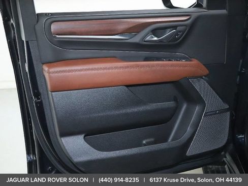 Used 2023 GMC Yukon XL Denali Ultimate AWD/4WD image 37