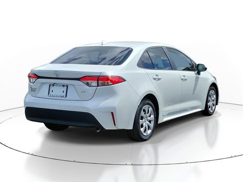 Used 2023 Toyota Corolla LE FWD image 6