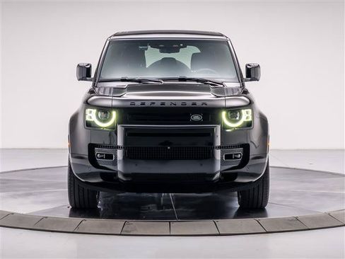 Used 2024 Land Rover Defender 110 V8 AWD/4WD image 8
