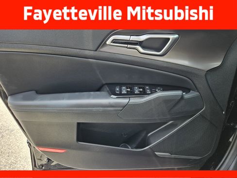 Used 2025 Kia Sportage EX w/ Premium Package AWD/4WD image 30