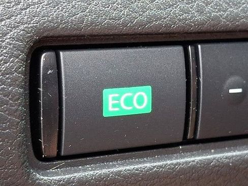 Certified 2023 Nissan Sentra SV FWD image 24