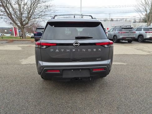 New 2025 Nissan Pathfinder SV w/ SV Premium Package image 7