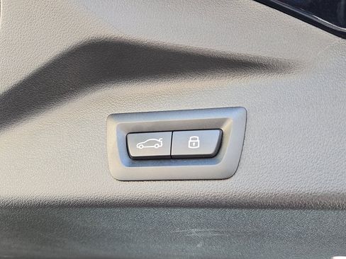 Used 2025 BMW X5 M60i AWD/4WD image 29