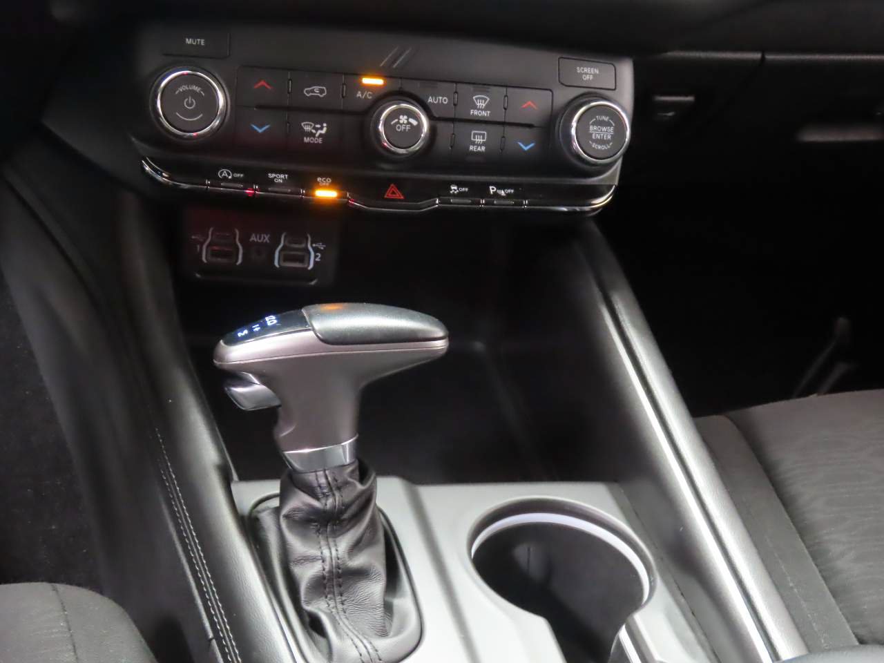 Used 2022 Dodge Durango SXT RWD image 11