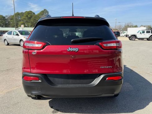 Used 2017 Jeep Cherokee Sport image 8