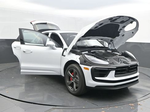 New 2026 Porsche Macan S image 56