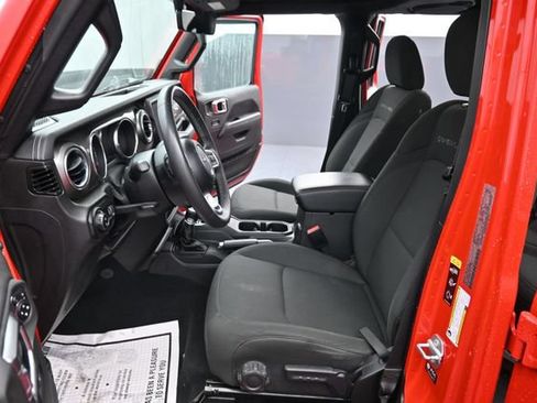 Used 2023 Jeep Gladiator Overland AWD/4WD image 11